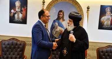 رئيس جامعة حلوان يزور نيافة الأنبا ميخائيل بكاتدرائية السيدة العذراء بحلوان لتقديم التهنئة بعيد القيامة المجيد