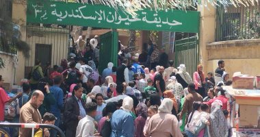 سبع البحر بيعمل شقلباظات فى المياه.. جولة بحديقة الحيوان فى الإسكندرية