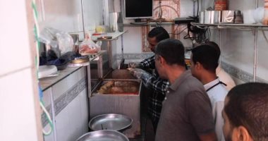 ضبط 350 كيلو أسماك مملحة و5740 لتر مشروبات غازية غير مطابقة بأسوان