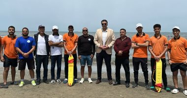 فرق الإنقاذ تنتشر على شاطئ بورسعيد لتأمين احتفالات المواطنين بشم النسيم