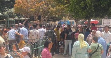 إسكندرية فى شم النسيم كومبليت.. حديقة الحيوان تستقبل العائلات وفتح منافذ تذاكر إضافية لتسهيل دخول المواطنين.. الشواطئ تستقبل المصطافين.. قلعة قايتباى أهم الزيارات الصباحية.. واستنفار أمنى ودوريات بجميع الأنحاء