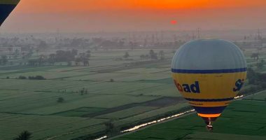 تحليق البالونات الطائرة فى سماء الأقصر تزامنا مع شم النسيم.. فيديو وصور