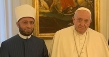 وزير الأوقاف ينعي بابا الفاتيكان..ويؤكد: رمز الإنسانية والسلام البابا فرانسيس ووزير الاوقاف