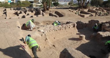 الأردن يعلن عن كشف أثرى مهم.. اكتشاف ختم ملكى يعود للملك رمسيس الثالث بمحمية وادي رم.. وزير السياحة الأردنية: دليل مادي على العلاقات التاريخية بين مصر والأردن.. زاهي حواس: يجب تنفيذ حفائر منظمة في الموقع.. صور