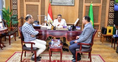 محافظ الدقهلية: مستمرون فى دعم "شمال الدلتا للكهرباء" لتحسين الخدمات