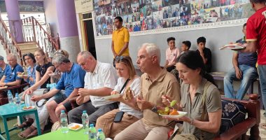 شباب الأقصر وألمانيا إيد واحدة في التعاون والتبادل الثقافي.. مدينة الطود تستضيف الأسبوع ثقافي بحضور طلبة المدارس والجامعات.. الألمان يشاركون في طقوس وعادات أهل الصعيد ويتناولون الفسيخ في شم النسيم.. صور