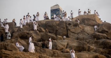 استعدادات حج 2025.. رفع كسوة الكعبة.. "الحج والعمرة" تطلق دليلا إرشاديا للحصول على تصريح أداء الفريضة مبادرة "خدمة زائرينا شرف لمنسوبينا".. والداخلية تشدد: 100 ألف ريال عقوبة تسهيل دخول المخالفين إلى المشاعر موسم الحج