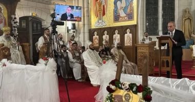 احتفالات إيبارشية باريس بعيد القيامة المجيد بحضور السفير المصرى احتفالات إيبارشية باريس بعيد القيامة المجيد