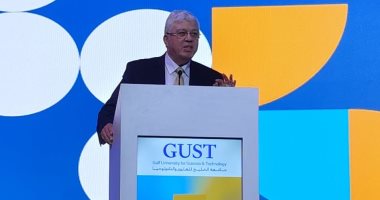 وزير التعليم العالى يلقى الكلمة الختامية لقمة كيو إس للتعليم العالى بالكويت الدكتور أيمن عاشور، وزير التعليم العالي