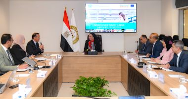 وزيرة البيئة تلتقى مع ممثلى برنامج الأمم المتحدة للتنمية الصناعية "اليونيدو" جانب من الاجتماع
