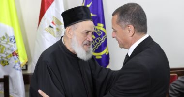 نائب محافظ أسوان يشهد حفل تأبين البابا فرانسيس بكنيسة الأقباط الكاثوليك
