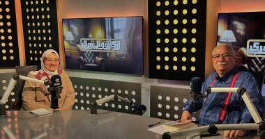 ابراهيم عيسى للكاتبة زينب عبد اللاه : دي حلقة للتاريخ (فيديو)