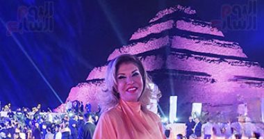 أضاءوا هرم سقارة علشان فرحهم.. تحضيرات زفاف ليلى أحمد زاهر وهشام جمال