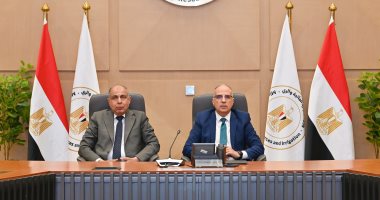 وزير الرى: تطبيق ضوابط التعامل مع نهر النيل بالمنطقتين المحظورة والمقيدة