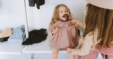 العالمي : 
                                            5 قطع ملابس لازم تكون فى دولاب طفلك خلال الربيع.. الكتان أساسى 
                                        