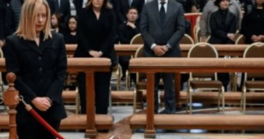 ميلونى تودع بابا الفاتيكان 