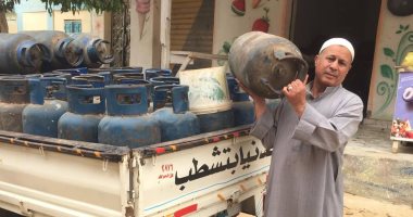 مدير الرقابة التموينية بالإسماعيلية يتنكر لكشف التلاعب فى أسعار اسطوانات البوتاجاز.. صور
