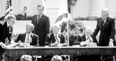 سعيد الشحات يكتب: ذات يوم.. 25 أبريل 1979.. تبادل وثائق معاهدة السلام بين مصر وإسرائيل فى احتفال تأخر بسبب عدم تسليم ممثل الجانب الإسرائيلى وثيقة الحكم الذاتى فى الضفة الغربية وقطاع غزة معاهدة السلام
