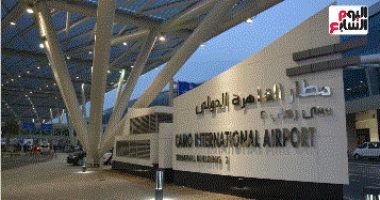 تصادم أتوبيس يقل ركابا لمصر للطيران بعمود إنارة بمهبط مطار القاهرة.. فيديو