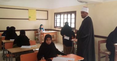 رئيس منطقة كفر الشيخ الأزهرية يتفقد لجان امتحانات النقل لمعاهد القراءات الدكتور عبد الناصر شهاوي يتفقد امتحانات النقل