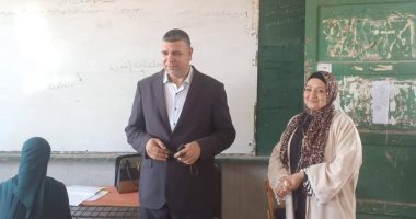 مدير التعليم يتفقد امتحانات النقل بالمرحلة الثانوية بمعاهد سوهاج الأزهرية