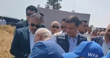 وزير الزراعة ومحافظ الشرقية يتفقدان وحدة الطاقة الشمسية ضمن مبادرة صمود وزير الزراعة ومحافظ الشرقية