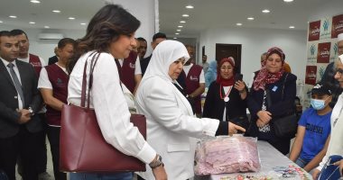 السفيرة نبيلة مكرم: فخورة بمؤسسة أبو العينين كأحد أعمدة العمل المجتمعى السفيرة نبيلة مكرم