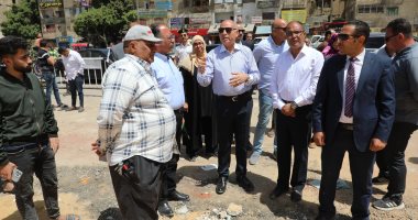 محافظ القاهرة يشرف على نقل وإزالة سوق الزلزال العشوائى فى المقطم محافظ القاهرة يشرف على نقل وإزالة سوق الزلزال العشوائى فى المقطم