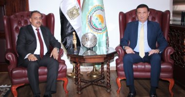 وزير الزراعة يبحث مع محافظ الشرقية استعدادات مهرجان الخيول العربية وزير الزراعة يستقبل محافظ الشرقية