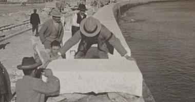 تفاصيل إنشاء كباين شاطئ ستانلى أيقونة كورنيش الإسكندرية.. بدأت عام 1932 ويبلغ عددها 350 كابينة على شكل نصف دائرى.. وخبير أثرى: بُنيت على طراز معمارى مستوحى من قصر المنتزه.. صور