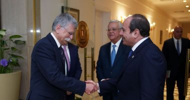 الرئيس السيسى يشيد بدور المجر في دعم مصر داخل مؤسسات الاتحاد الأوروبي.. ويؤكد خلال استقباله رئيس البرلمان المجرى ضرورة تكثيف الجهود لضمان استئناف تنفيذ اتفاق وقف إطلاق النار فى غزة وتبادل الرهائن والمحتجزين السيد الرئيس عبد الفتاح السيسي