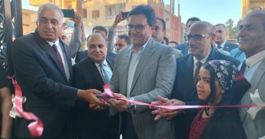 وزير الثقافة يفتتح بيت ثقافة المساعيد بالعريش وزير الثقافة أثناء افتتاح بيت ثقافة المساعيد بالعريش