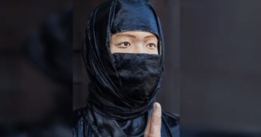 ماذا كان يرتدي رجل النينجا وما هي مهامه في القرن السابع عشر؟ رجل النينجا يرتدى ملابس سوداء