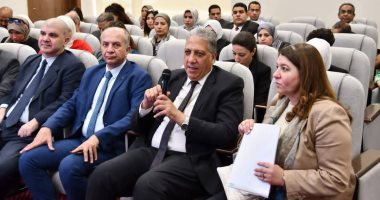 نيوز برو : 
                                            البترول تستضيف اجتماع مجموعة العمل الوزارية بشأن آلية تعديل حدود الكربون الأوروبية
                                        