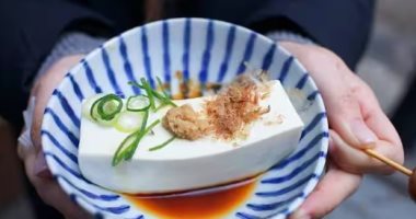 صحتك بالدنيا.. الدايت الكورى يساعدك على حرق الدهون فى 4 أسابيع.. علامات تؤكد ضرورة تغيير مكان حقن الأنسولين.. طفلة تفقد بصرها جزئيا بعد انفجار كبسولة مسحوق غسيل فى عينيها.. و10 أسباب لرعشة اليد وطرق العلاج