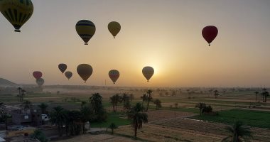 البالون الطائر يحلق فى سماء الأقصر رحلات البالون الطائر