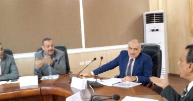 مجلس جامعة أسوان يناقش الاستعداد للامتحانات ويوقع بروتوكولات تعاون   