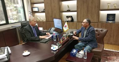 رئيس مجمعة السفر فى حوار خاص لـ"اليوم السابع".. مليون و600 ألف جنيه تغطية تأمينية لأى مسافر للخارج.. و250ألف للحوادث الشخصية للعاملين في الخارج في حالة الوفاة والعجز الكلى..7500 دولار نفقات علاج متسلقة الجبال 