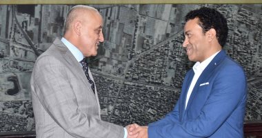 محافظ الأقصر يستقبل الفنان سامح حسين ويؤكد على سمو الفن المصرى الهادف