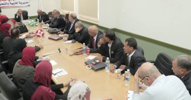 وكيل تعليم الوادى الجديد يبحث جاهزية المدارس لامتحانات الفصل الدراسى الثانى