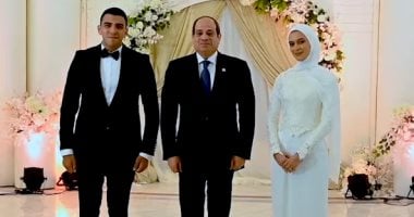 "كنت أشعر أن والدى حى بيننا".. ابنة الشهيد تحكى كواليس حضور الرئيس السيسى حفل زفافها.. العروس لليوم السابع: سعادتنا لا توصف بحضور الرئيس.. ونحن أمام قائد عظيم وأب للجميع.. فيديو الرئيس يطبطب على ابنة الشهيد