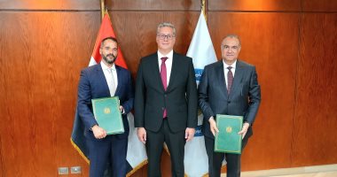 نيوز برو : 
                                            البترول: توقيع مذكرة تفاهم بين ايجاس واكسون موبيل لأسس نظام الاتفاقيات الجديد
                                        