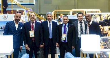 نيوز برو : 
                                            وزير السياحة يحث ممثلي القطاع الخاص على إبراز التنوع السياحي الكبير بالمقصد المصري
                                        