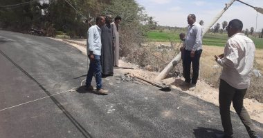 حياة كريمة.. رئيس مدينة إسنا يتابع أعمال تمهيد ورصف الطرق بالنمسا.. صور
