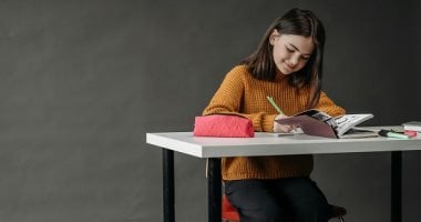 العالمي : 
                                            6 حاجات لازم تتوفر في أوضة المذاكرة عشان تعزز التركيز وتحسن المزاج
                                        