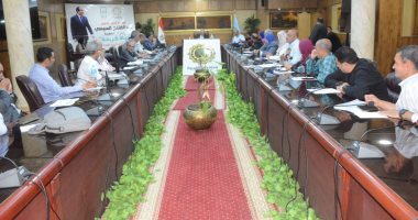 محافظ الغربية يترأس اجتماع لجنة الإصلاح البيئى ويوجه بتكثيف مكافحة ناقلات الأمراض