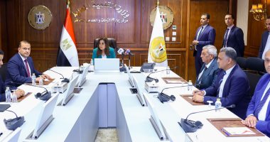 وزيرة التنمية المحلية تتابع جهود التعامل مع مواجهة الطقس السيئ.. صور جانب من المتابعة