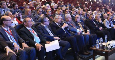 وزير التعليم العالى ورئيس جامعة عين شمس يشهدان المؤتمر الأول للمستشفيات الجامعية المؤتمر الأول للمستشفيات الجامعية