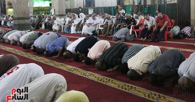 ما حكم المتكاسل عن الصلاة والذى يصلي ويقطع؟.. أمين الفتوى يجيب صلاة