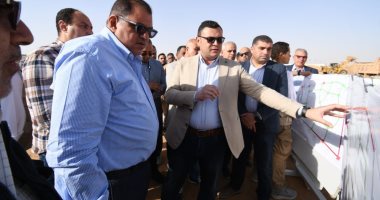 نيوز برو : 
                                            وزير الإسكان يختتم جولته بتفقد مشروعات تنفيذ شبكات المرافق بمنطقتى جنيفة والرابية بمدينة الشروق
                                        